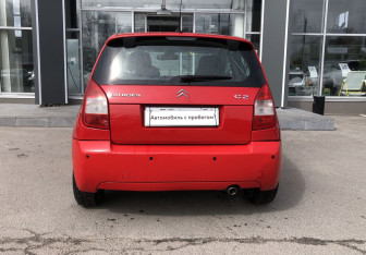 Подержанный автомобиль Citroen C2 2008 года (6 фото)