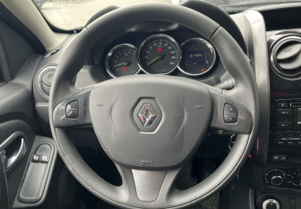 Подержанный автомобиль Renault Duster 2016 года (12 фото)