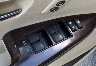 Подержанный автомобиль Toyota Venza 2013 года (12 фото)