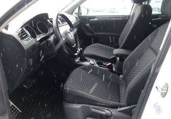 Подержанный автомобиль Volkswagen Tiguan 2018 года (9 фото)