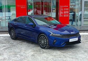 Подержанный автомобиль Kia K5 2022 года (3 фото)