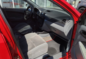 Подержанный автомобиль Chevrolet Lacetti Hatchback 2006 года (9 фото)