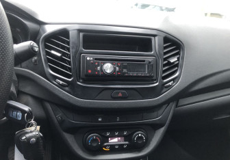 Подержанный автомобиль LADA (ВАЗ) Vesta Sedan 2016 года (14 фото)