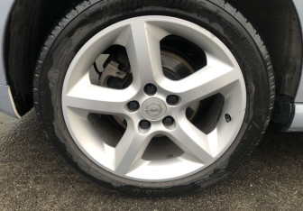 Подержанный автомобиль Opel Vectra Liftback 2007 года (15 фото)