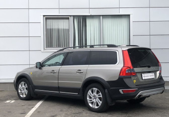 Подержанный автомобиль Volvo XC70 2014 года (7 фото)