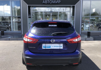 Подержанный автомобиль Nissan Qashqai 2014 года (6 фото)