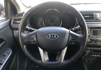 Подержанный автомобиль Kia Rio Sedan 2012 года (12 фото)