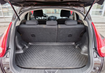 Подержанный автомобиль Nissan Juke 2013 года (12 фото)