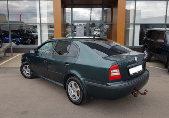 Подержанный автомобиль Skoda Octavia Liftback 2008 года (7 фото)