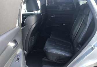 Подержанный автомобиль Hyundai Santa Fe 2022 года (11 фото)