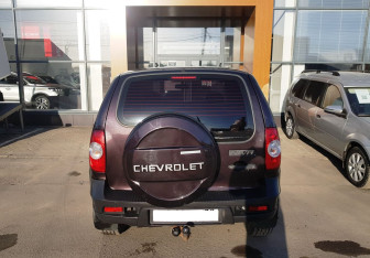 Подержанный автомобиль Chevrolet Niva 2011 года (6 фото)