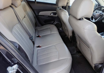 Подержанный автомобиль Chevrolet Cruze Sedan 2011 года (14 фото)