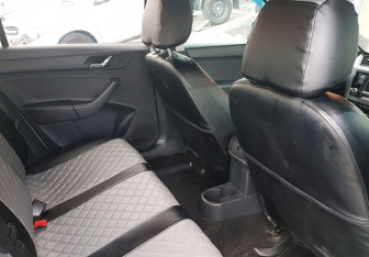 Подержанный автомобиль Skoda Rapid Liftback 2017 года (10 фото)