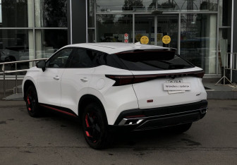 Подержанный автомобиль Omoda C5 2022 года (7 фото)