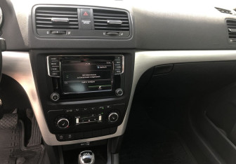 Подержанный автомобиль Skoda Yeti 2016 года (15 фото)