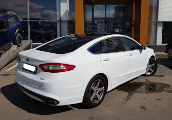 Подержанный автомобиль Ford Mondeo Sedan 2017 года (5 фото)