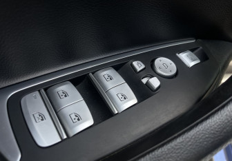 Подержанный автомобиль BMW X3 2019 года (13 фото)