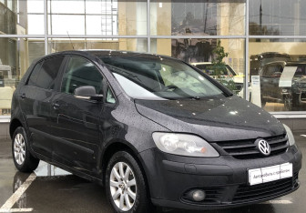 Подержанный автомобиль Volkswagen Golf Plus 2008 года (3 фото)