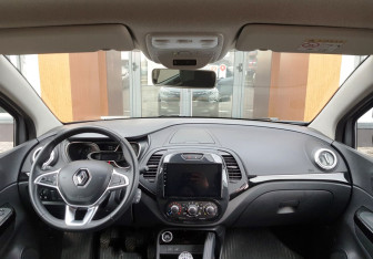 Подержанный автомобиль Renault Kaptur 2021 года (11 фото)