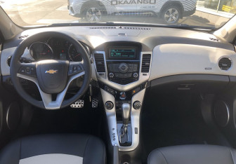 Подержанный автомобиль Chevrolet Cruze Sedan 2011 года (10 фото)