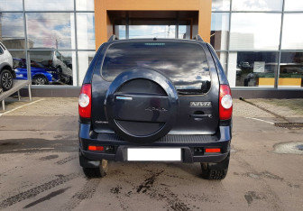 Подержанный автомобиль Chevrolet Niva 2014 года (6 фото)
