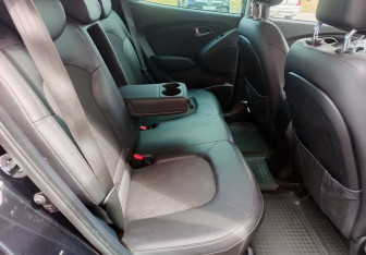 Подержанный автомобиль Hyundai ix35 2014 года (15 фото)