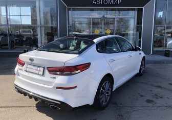 Подержанный автомобиль Kia Optima Sedan 2018 года (5 фото)
