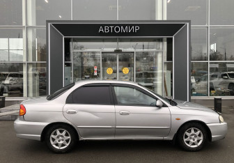 Подержанный автомобиль Kia Spectra Sedan 2007 года (4 фото)