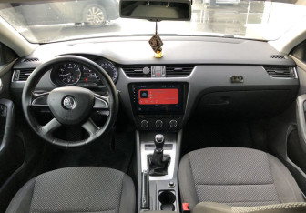 Подержанный автомобиль Skoda Octavia Liftback 2014 года (10 фото)