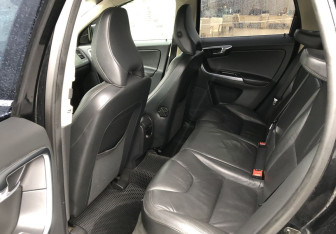 Подержанный автомобиль Volvo XC60 2012 года (12 фото)