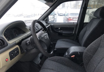 Подержанный автомобиль УАЗ Patriot 2007 года (9 фото)