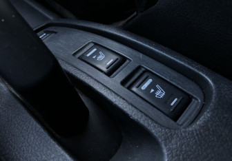 Подержанный автомобиль Nissan Note 2007 года (15 фото)