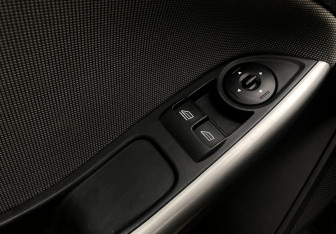 Подержанный автомобиль Ford Focus Sedan 2012 года (13 фото)