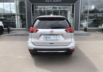 Подержанный автомобиль Nissan X-Trail 2019 года (6 фото)