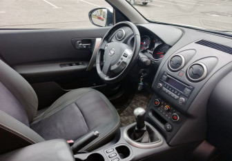 Подержанный автомобиль Nissan Qashqai 2012 года (14 фото)