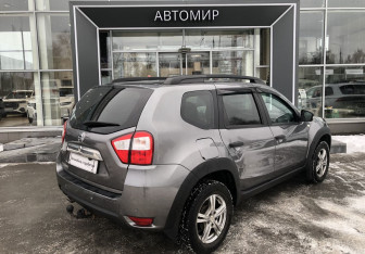 Подержанный автомобиль Nissan Terrano 2015 года (5 фото)