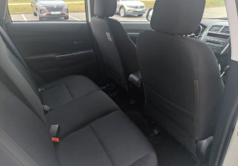 Подержанный автомобиль Mitsubishi ASX 2011 года (17 фото)