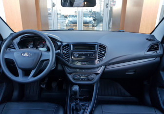 Подержанный автомобиль LADA (ВАЗ) Vesta Sedan 2021 года (11 фото)