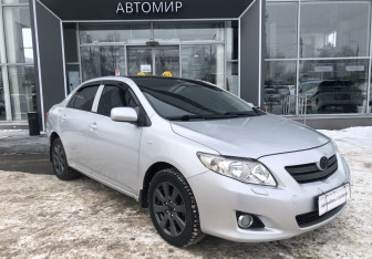 Подержанный автомобиль Toyota Corolla Sedan 2007 года (3 фото)