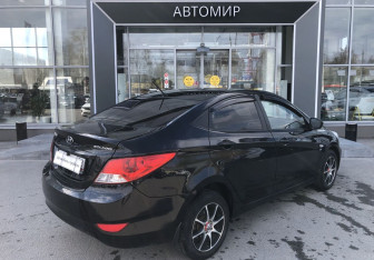 Подержанный автомобиль Hyundai Solaris Sedan 2013 года (5 фото)
