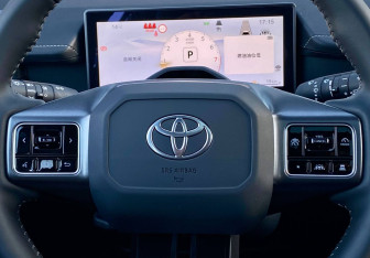 Новый Toyota RAV4 2025 (20 фото)