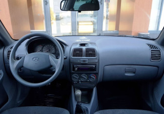 Подержанный автомобиль Hyundai Accent Sedan 2007 года (11 фото)
