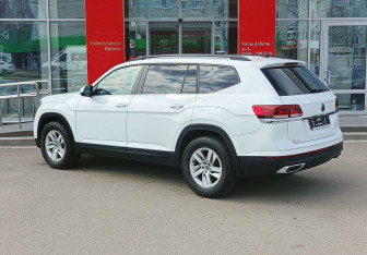 Подержанный автомобиль Volkswagen Atlas 2020 года (7 фото)