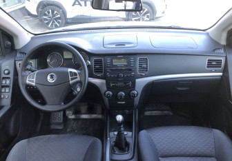 Подержанный автомобиль SsangYong Actyon 2011 года (10 фото)
