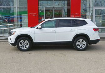 Подержанный автомобиль Volkswagen Atlas 2020 года (8 фото)