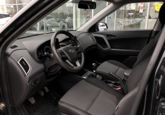 Подержанный автомобиль Hyundai Creta 2018 года (9 фото)