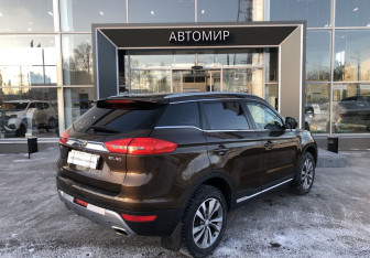 Подержанный автомобиль Geely Atlas 2019 года (5 фото)