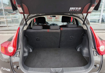 Подержанный автомобиль Nissan Juke 2011 года (12 фото)