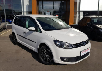 Подержанный автомобиль Volkswagen Touran 2011 года (3 фото)