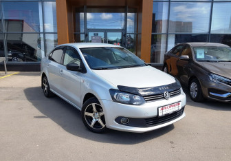 Подержанный автомобиль Volkswagen Polo Sedan 2010 года (3 фото)